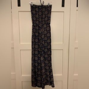 Woman’s sleeveless jumpsuit